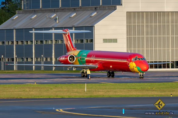 McDonnell Douglas MD-83 (DC-9-83)