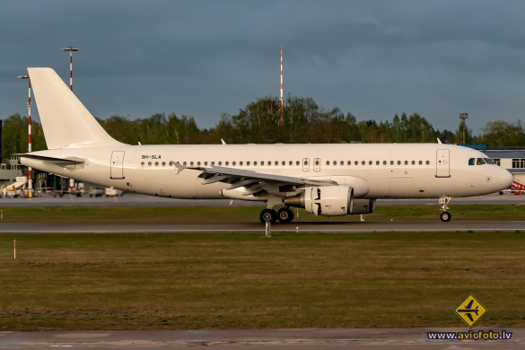 Airbus A320-214