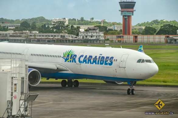Airbus A330-323