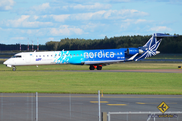 Bombardier CRJ-900ER (CL-600-2D24)