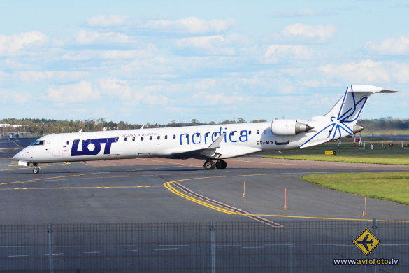 Bombardier CRJ-900ER (CL-600-2D24)
