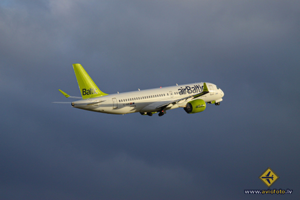 Airbus A220-300