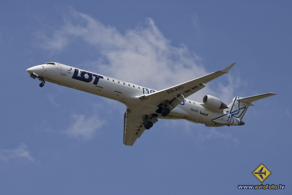 Bombardier CRJ-900ER (CL-600-2D24)