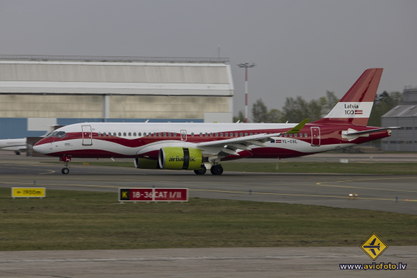 Airbus A220-300