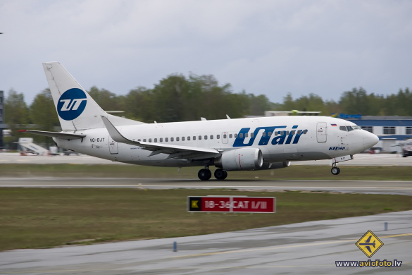 Boeing 737-524