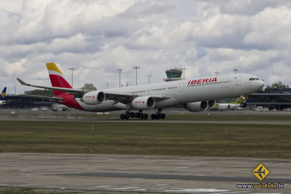 Airbus A340-642