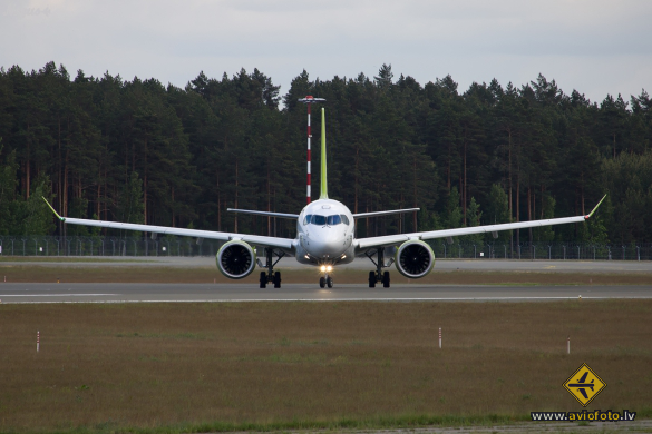 Bombardier CSeries CS300 (BD-500-1A11)
