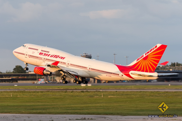 Boeing 747-437