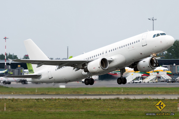 Airbus A320-214