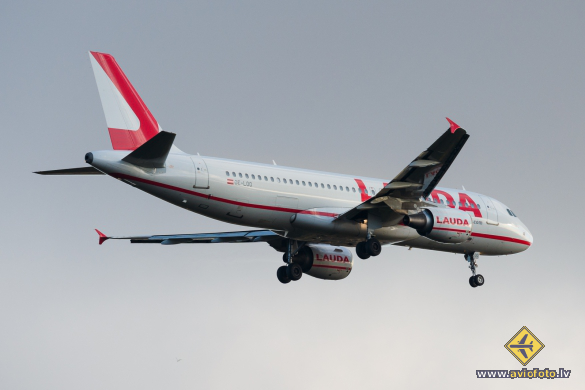 Airbus A320-214