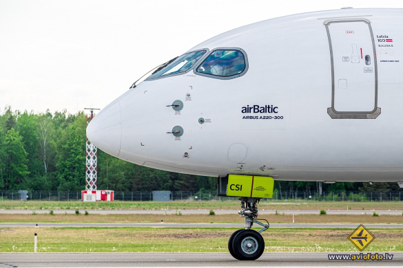 Bombardier CSeries CS300 (BD-500-1A11)