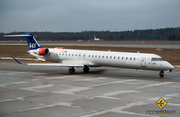 Bombardier CRJ-900LR (CL-600-2D24)