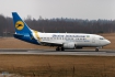 Boeing 737-528
