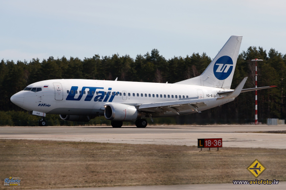 Boeing 737-524
