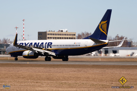 Boeing 737-8AS