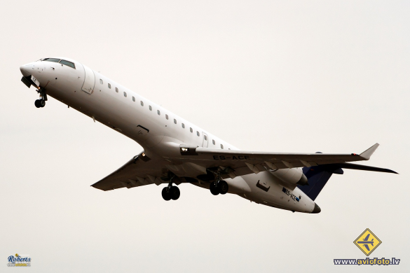 Bombardier CRJ-701ER (CL-600-2C10)