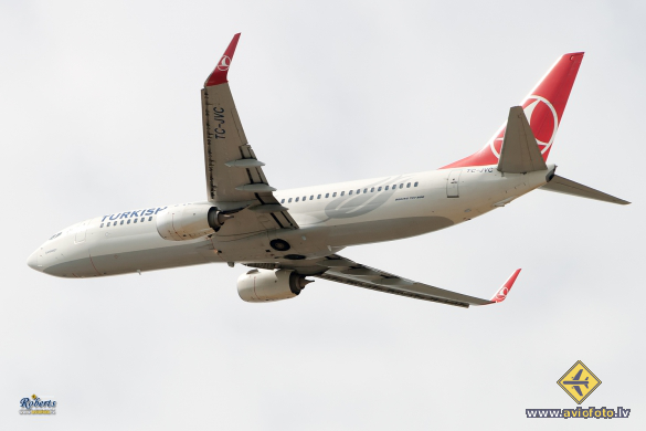 Boeing 737-8F2