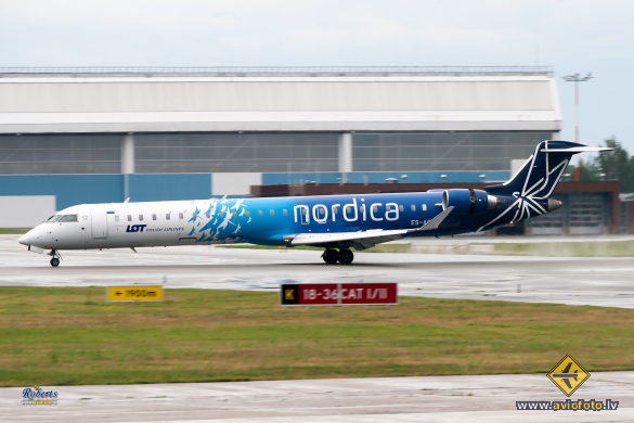 Bombardier CRJ-900ER (CL-600-2D24)