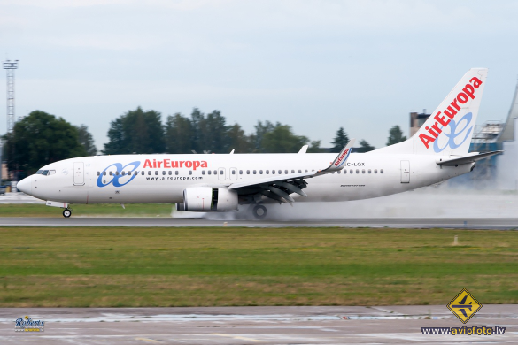 Boeing 737-85P