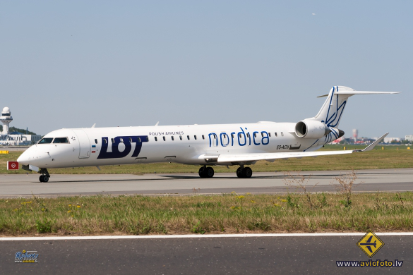 Bombardier CRJ-900ER (CL-600-2D24)