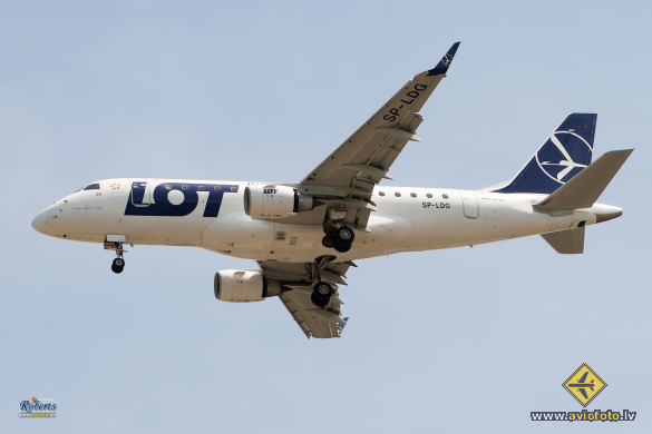 Embraer 170STD (ERJ-170-100STD)