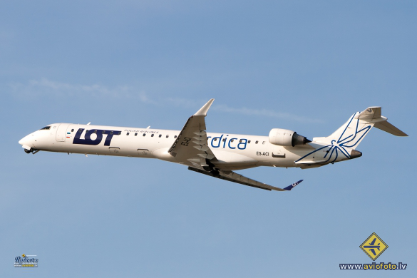 Bombardier CRJ-900ER (CL-600-2D24)
