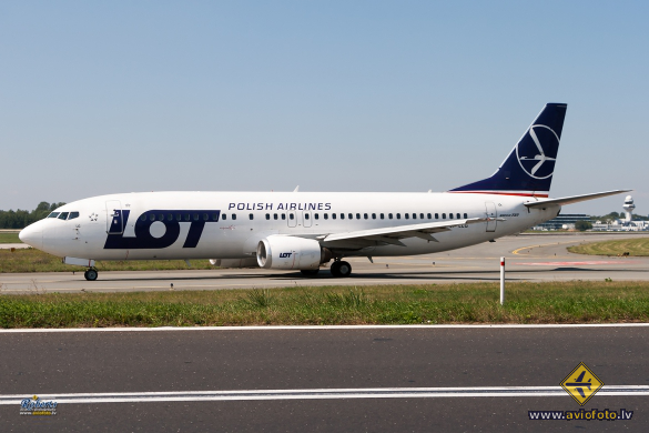 Boeing 737-45D