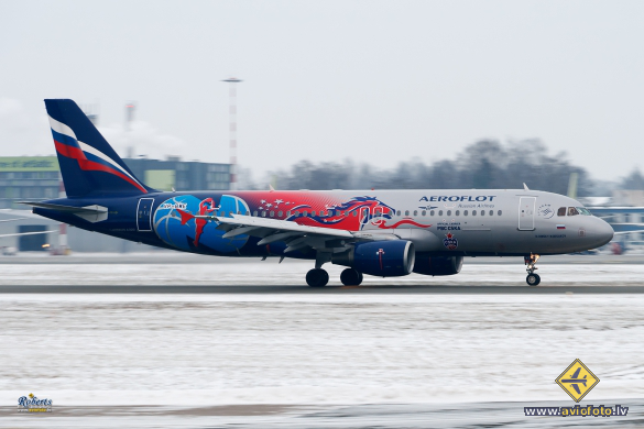 Airbus A320-214