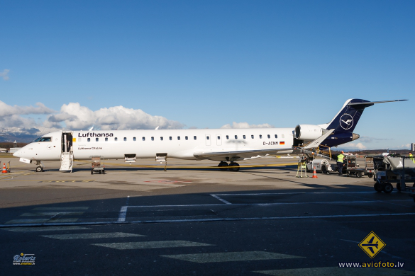 Bombardier CRJ-900ER (CL-600-2D24)