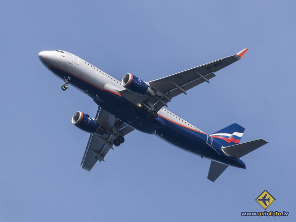 Airbus A320-214