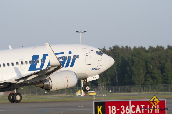 Boeing 737-524