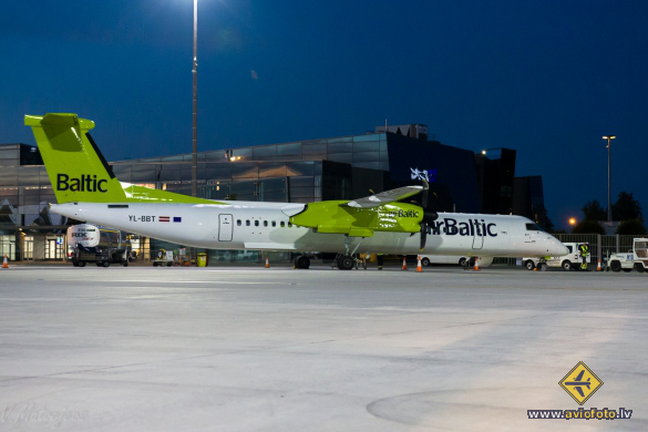 Bombardier DHC-8-402 Q400