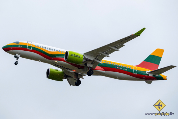 Airbus A220-300