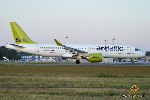 Airbus A220-300