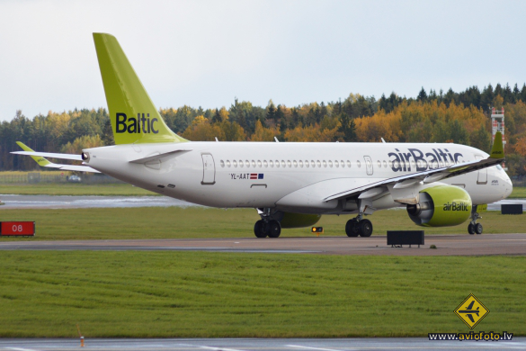 Airbus A220-300
