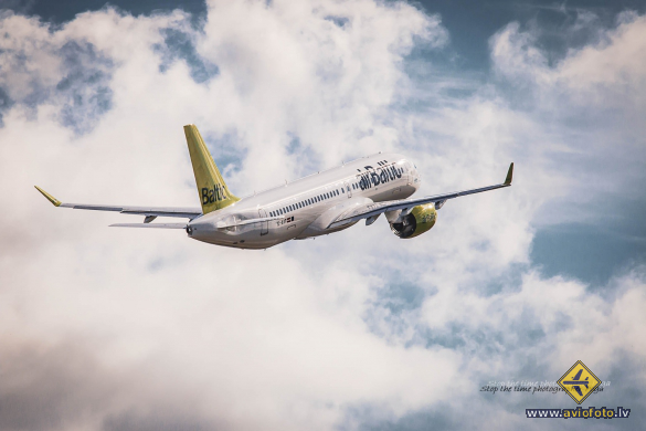 Airbus A220-300