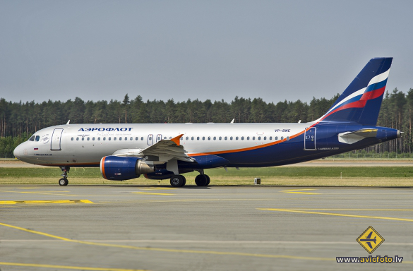 Airbus A320-214
