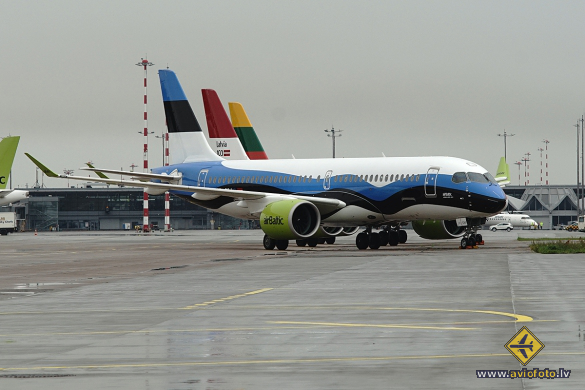 Airbus A220-300
