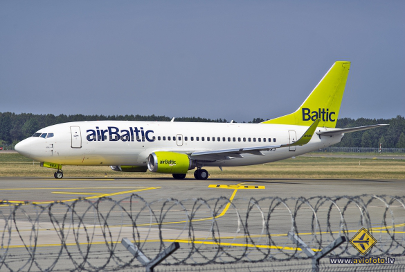 Boeing 737-36Q