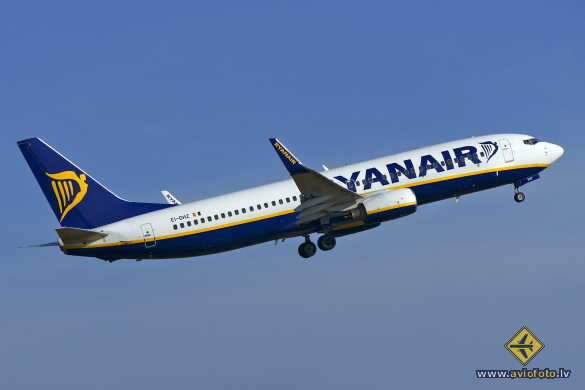 Boeing 737-8AS