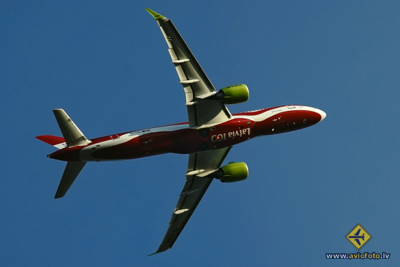 Airbus A220-300