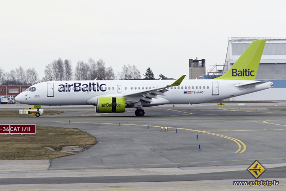 Airbus A220-300