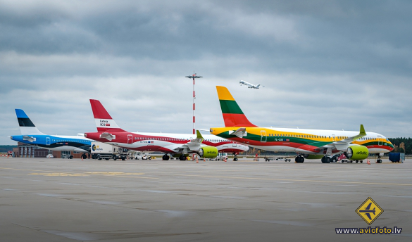Airbus A220-300