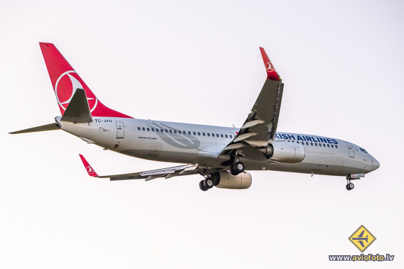 Boeing 737-8F2