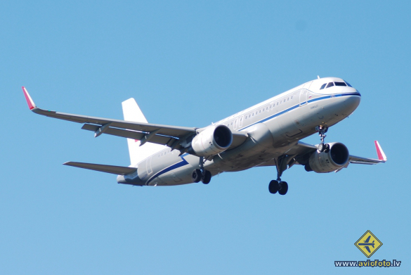 Airbus A320-214