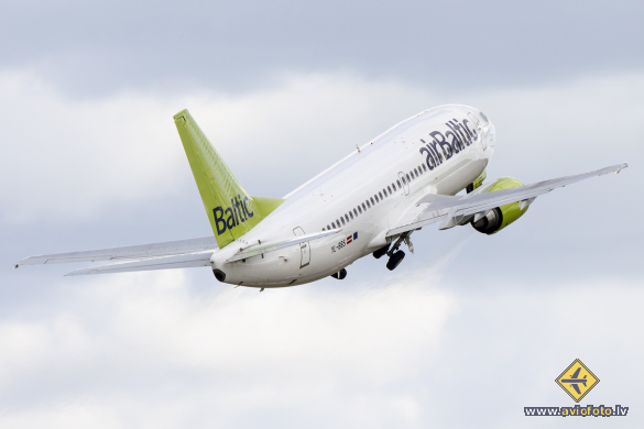 Boeing 737-31S