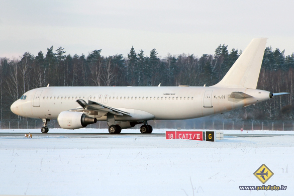 Airbus A320-214