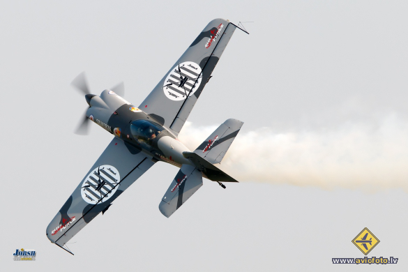 XtremeAir XA-41 Sbach 300