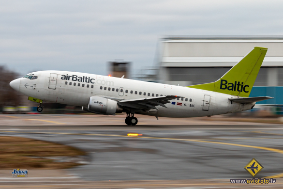 Boeing 737-53S