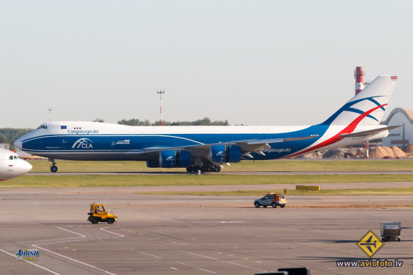 Boeing 747-83QF
